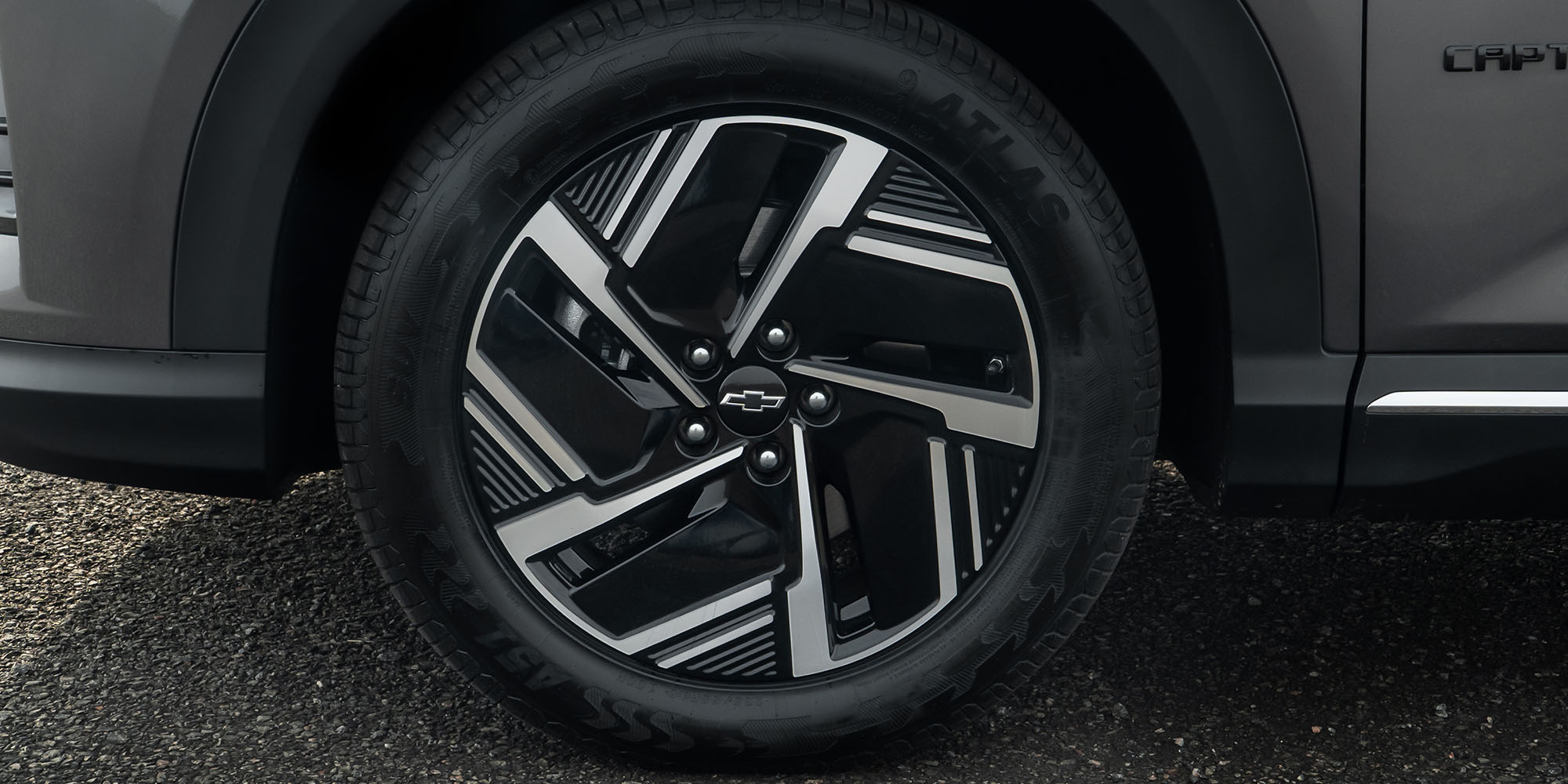 Aro en aluminio bitono de la Chevrolet Captiva EV